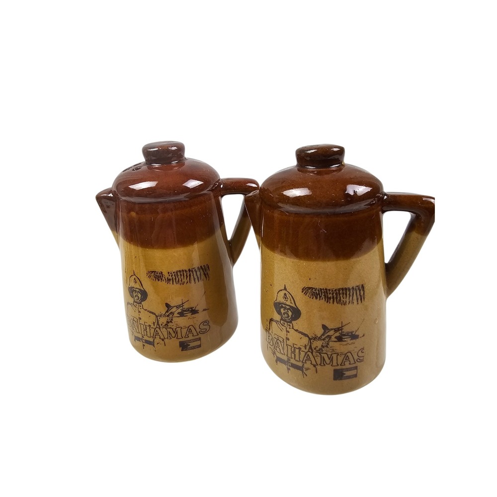 Vintage Bahamas Souvenir Ceramic Salt and Pepper Shakers Pitcher Brown Tan 4in